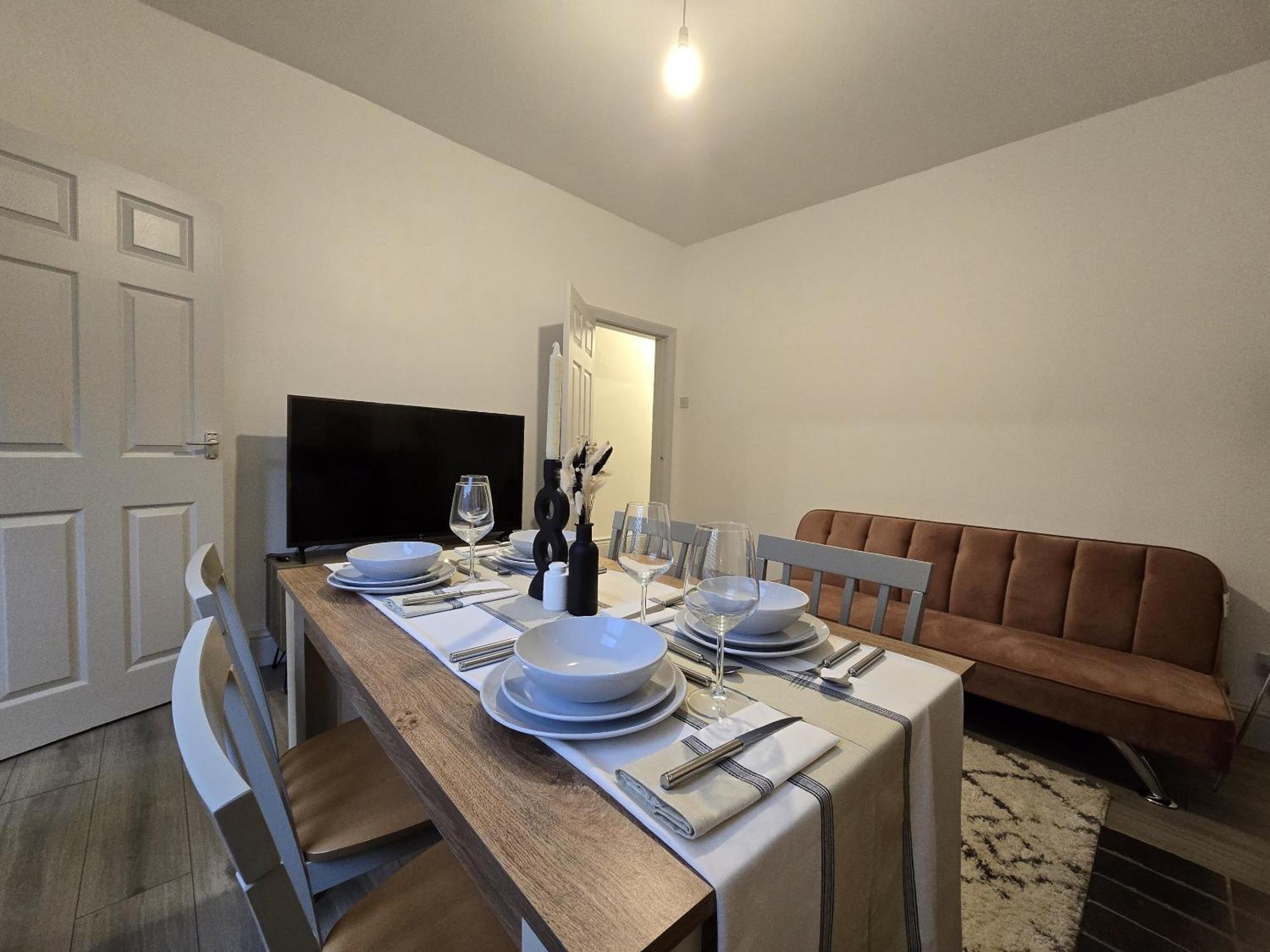 Вілла Warburton House, Newark - Walking Distance From North Gate Train Station & Market Place Екстер'єр фото